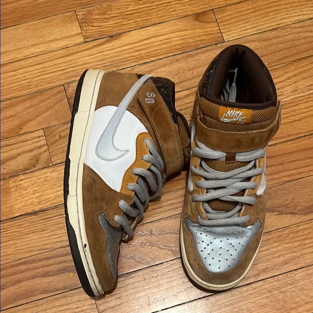 Nike SB Dunk Mid Fender Bass - Picture 7 of 12